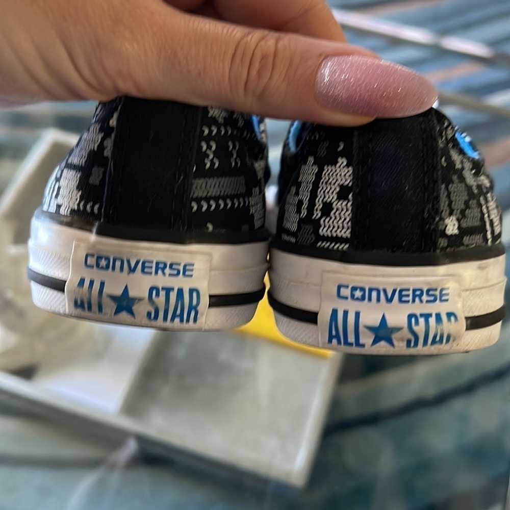 Converse💙🖤 - Picture 7 of 9